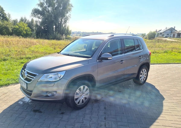 Volkswagen Tiguan cena 28900 przebieg: 240000, rok produkcji 2009 z Radom małe 67